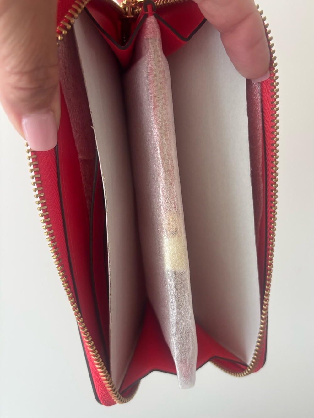 KATE SPADE BOUTIQUE BANDANA EMBOSSED FLORAL PINK MORGAN ZIP WALLET (NWT) - Picture 4 of 6